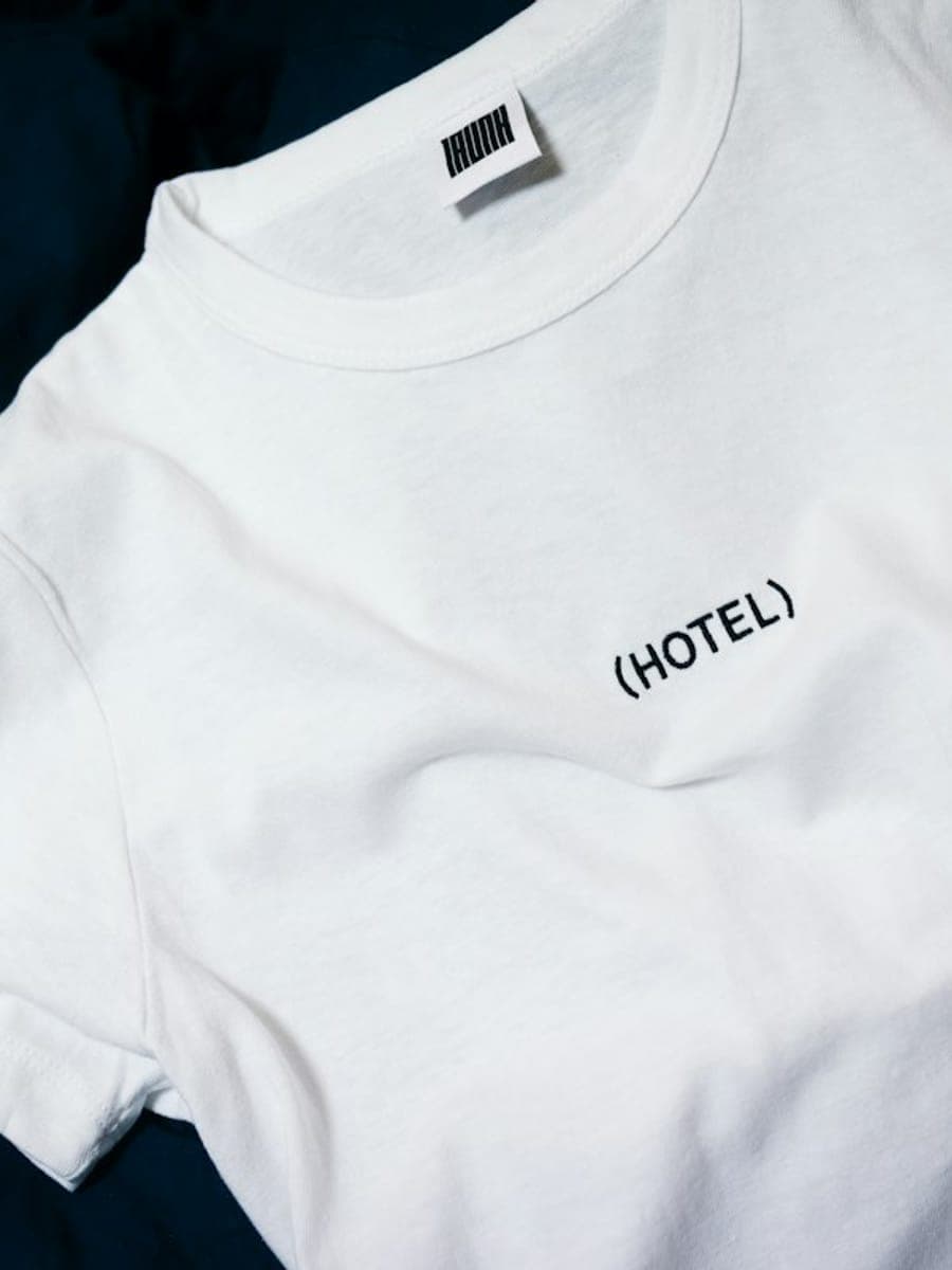 ロゴ刺繍 オーバーサイズTシャツ