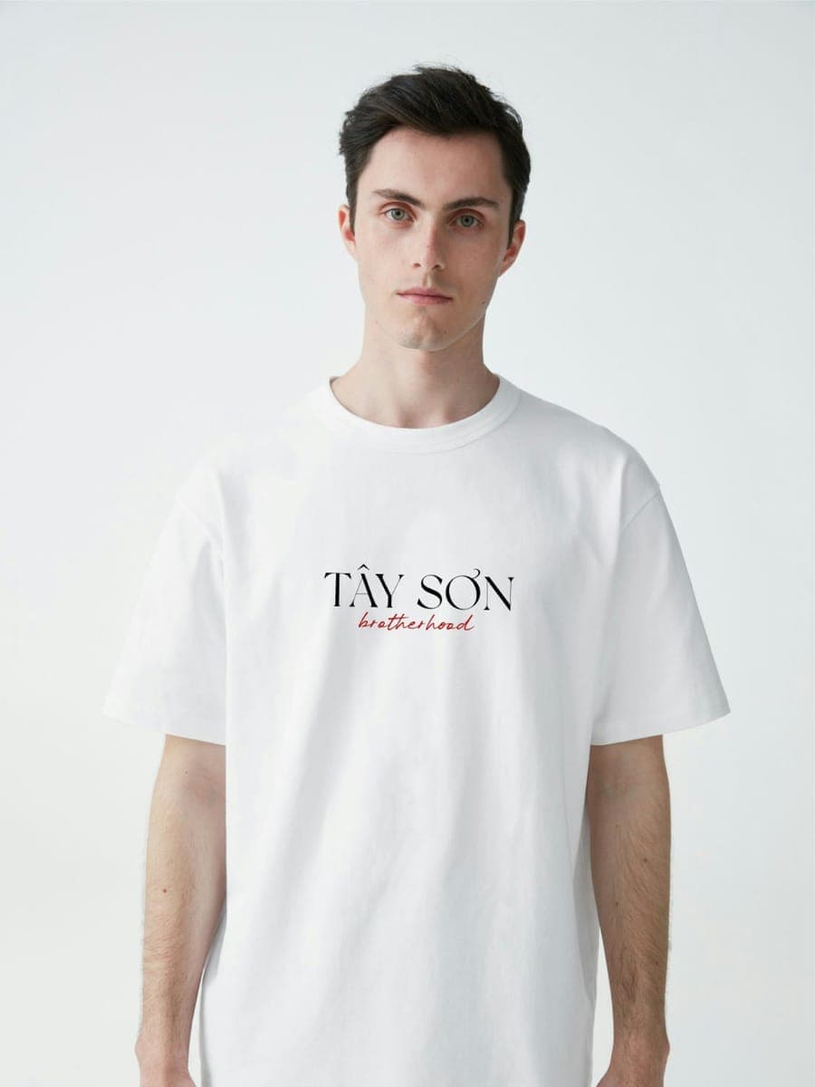 タイポグラフィ ロゴTシャツ